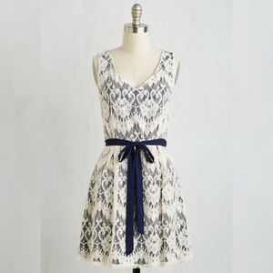 Two-tone Lace Dress